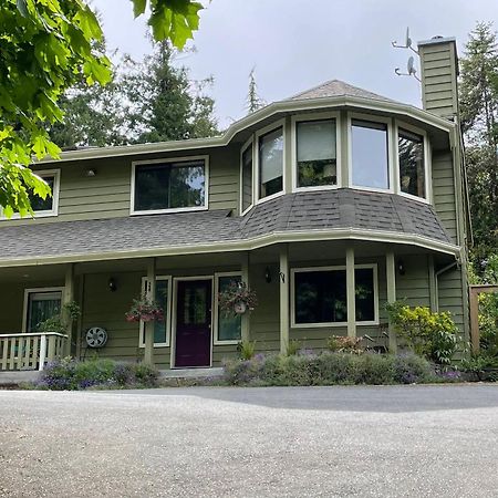 شقة Oceanspray Hideaway North Saanich المظهر الخارجي الصورة